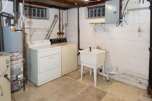 16696 Beech Daly Road, Redford, MI 48240