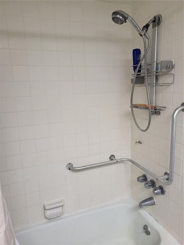 4895 BAY STREET NE 212, St Petersburg, FL 33703