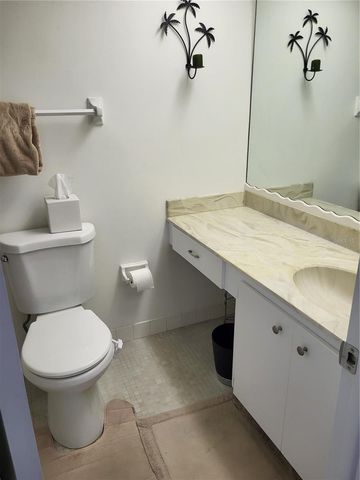 4895 BAY STREET NE 212, St Petersburg, FL 33703