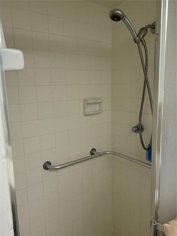 4895 BAY STREET NE 212, St Petersburg, FL 33703