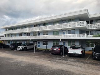 4895 BAY STREET NE 212, St Petersburg, FL 33703