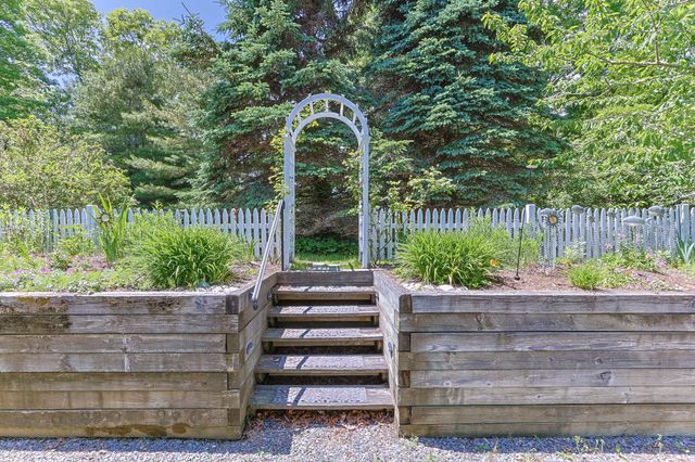51 Chickadee Lane, Orleans, MA 02653