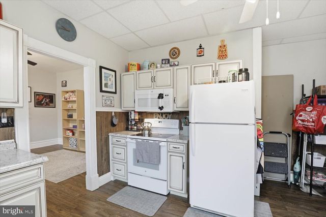 133 W HIGH ST, Manheim, PA 17545