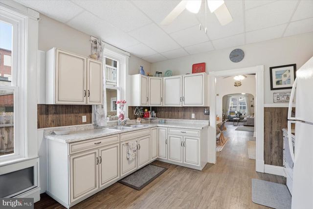 133 W HIGH ST, Manheim, PA 17545