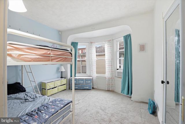 133 W HIGH ST, Manheim, PA 17545