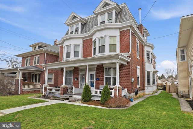 133 W HIGH ST, Manheim, PA 17545