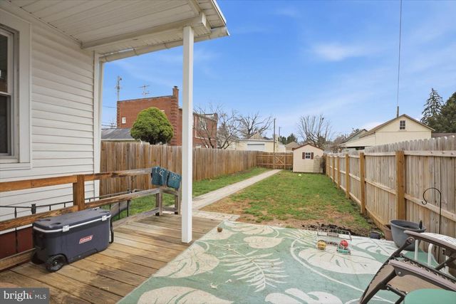 133 W HIGH ST, Manheim, PA 17545