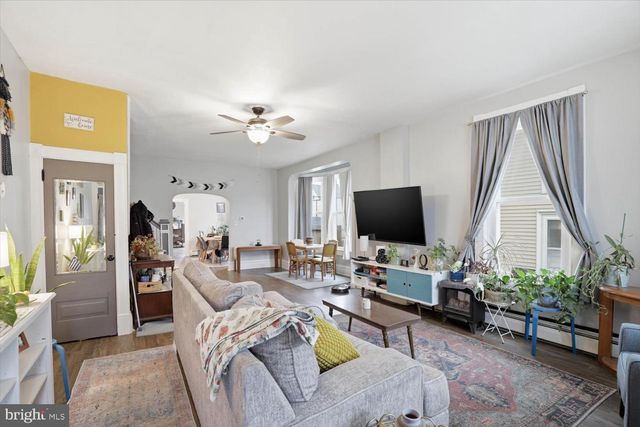 133 W HIGH ST, Manheim, PA 17545