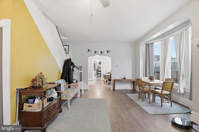 133 W HIGH ST, Manheim, PA 17545