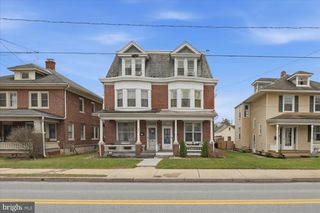 133 W HIGH ST, Manheim, PA 17545