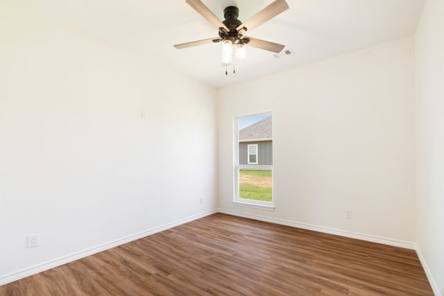705 Daniel Street, Blossom, TX 75416