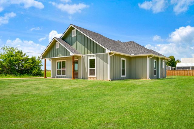 705 Daniel Street, Blossom, TX 75416