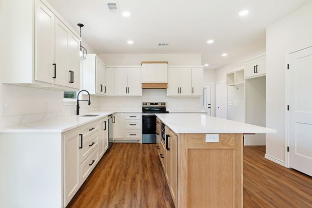 705 Daniel Street, Blossom, TX 75416