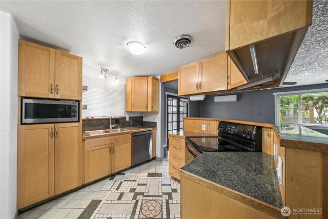 761 S 92nd Street, Tacoma, WA 98444