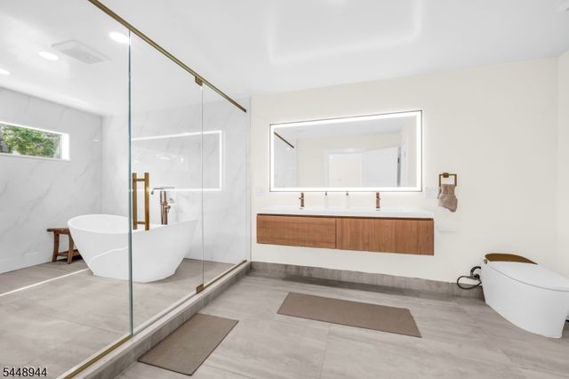 17 Meadow Rd, Clark Twp., NJ 07066