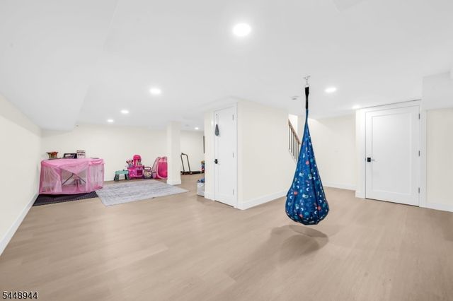 17 Meadow Rd, Clark Twp., NJ 07066