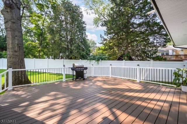 17 Meadow Rd, Clark Twp., NJ 07066