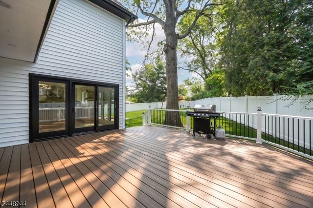 17 Meadow Rd, Clark Twp., NJ 07066