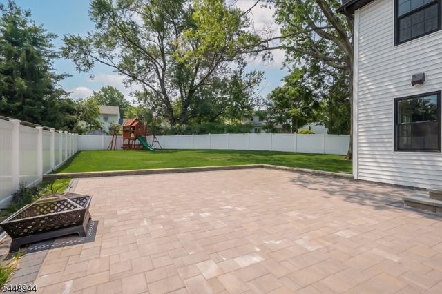 17 Meadow Rd, Clark Twp., NJ 07066