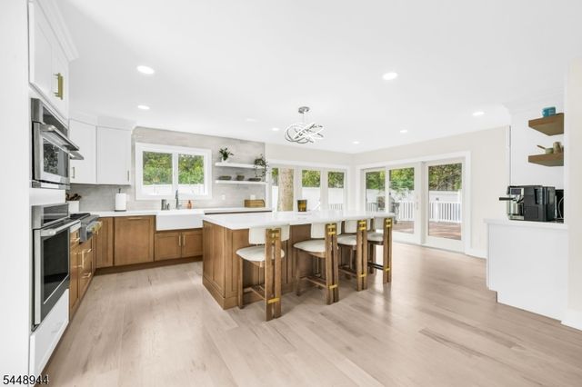 17 Meadow Rd, Clark Twp., NJ 07066
