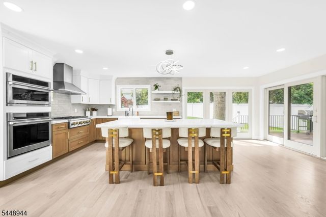 17 Meadow Rd, Clark Twp., NJ 07066
