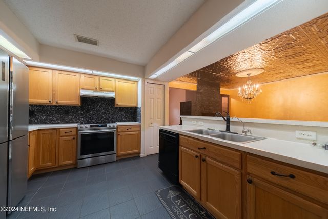 1174 NATIVE DANCER Court, Jacksonville, FL 32218