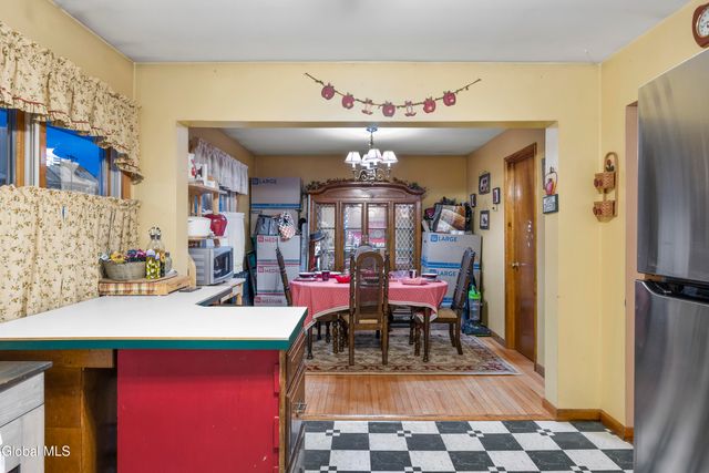 4 O'Neil Street, Troy, NY 12180