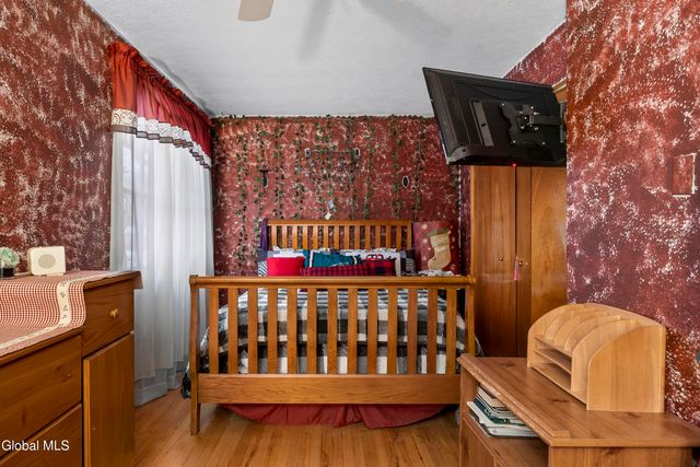 4 O'Neil Street, Troy, NY 12180