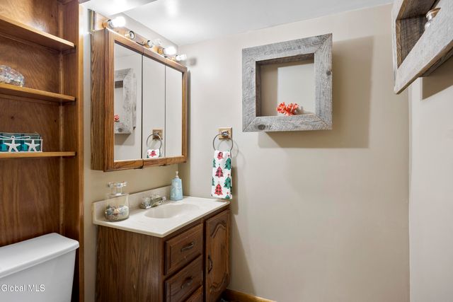 4 O'Neil Street, Troy, NY 12180