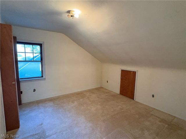 1026 E Schaaf Road, Brooklyn Heights, OH 44131