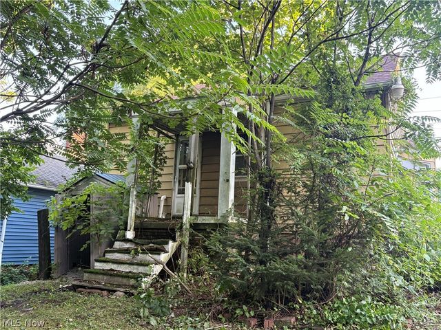 1026 E Schaaf Road, Brooklyn Heights, OH 44131