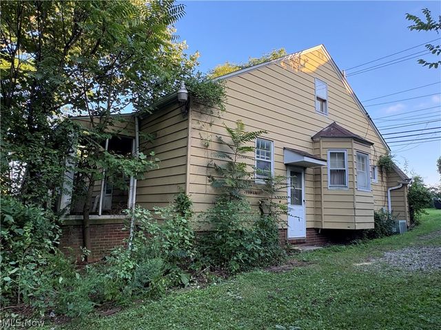 1026 E Schaaf Road, Brooklyn Heights, OH 44131