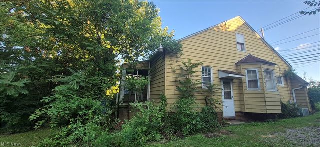 1026 E Schaaf Road, Brooklyn Heights, OH 44131