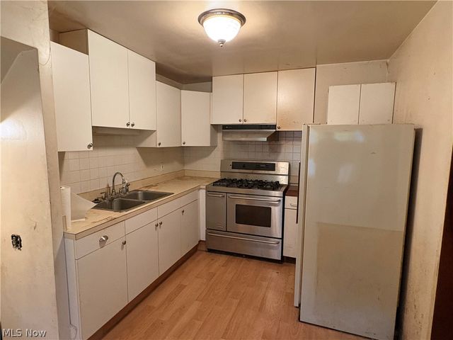 1026 E Schaaf Road, Brooklyn Heights, OH 44131