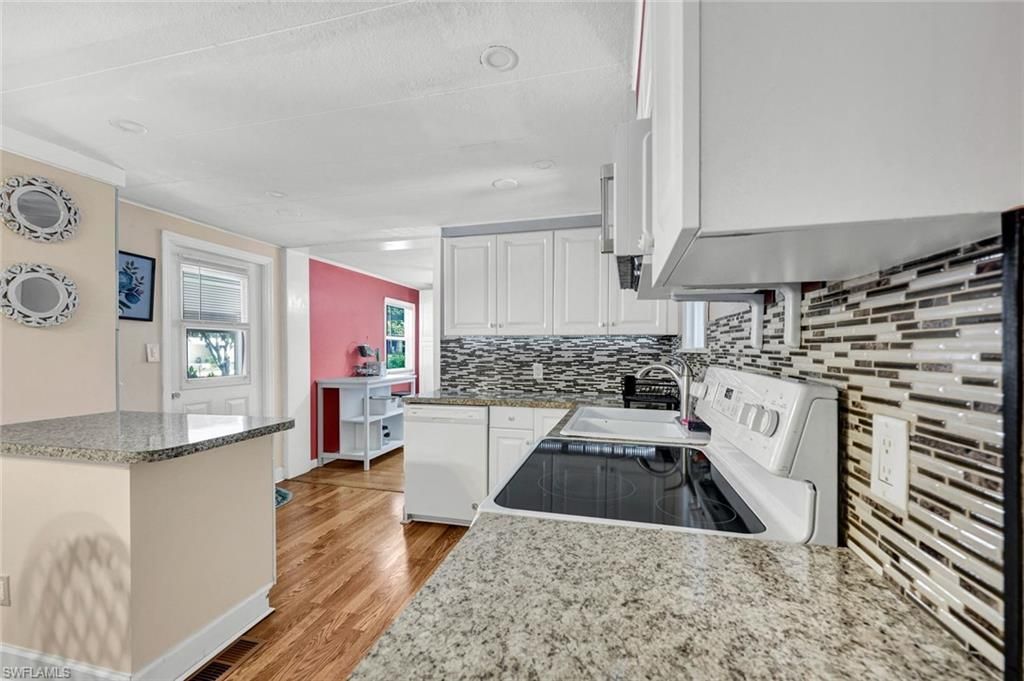 522 Menton LN, NAPLES, FL 34112 — photo 3