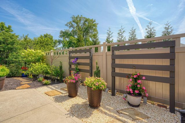 240 Parkgate Court, Delaware, OH 43015