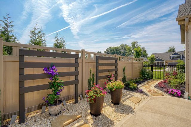 240 Parkgate Court, Delaware, OH 43015