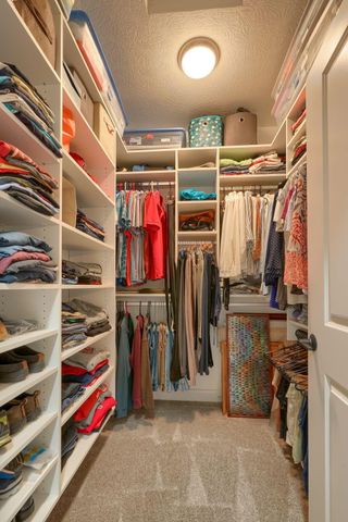 240 Parkgate Court, Delaware, OH 43015