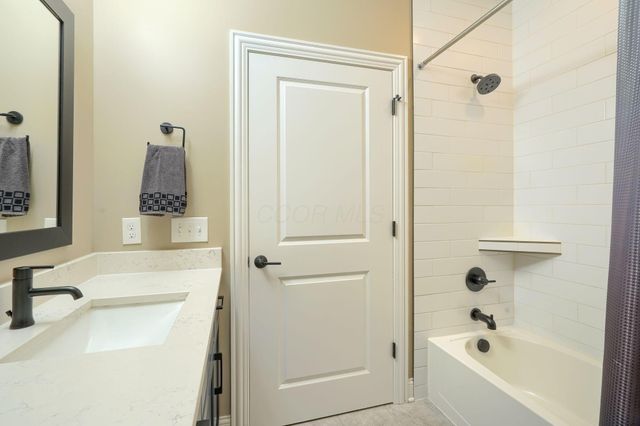 240 Parkgate Court, Delaware, OH 43015