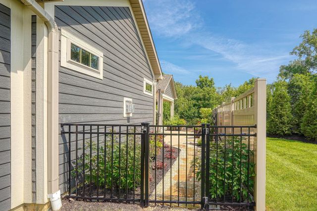 240 Parkgate Court, Delaware, OH 43015