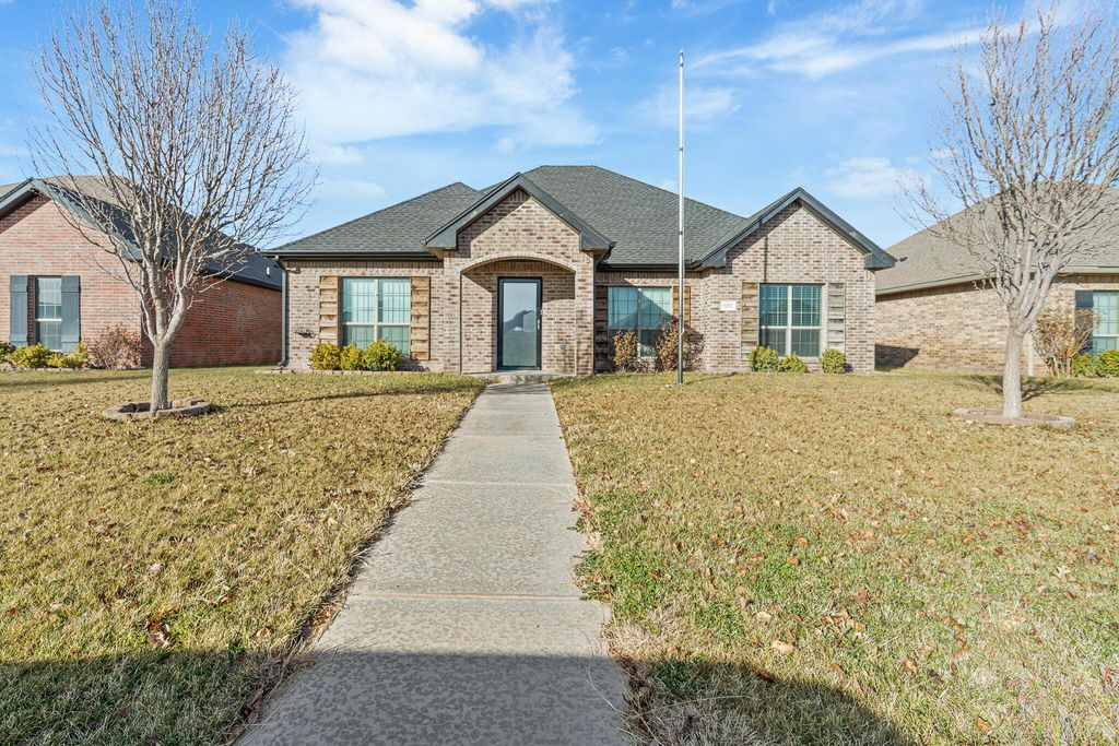 9202 HERITAGE HILLS Parkway, Amarillo, TX 79119