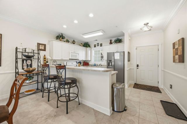 4895 Luster Leaf Cir Apt 204, Myrtle Beach, SC 29577