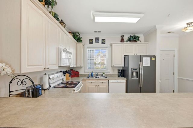 4895 Luster Leaf Cir Apt 204, Myrtle Beach, SC 29577