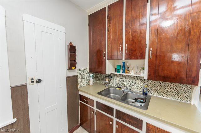 4318 Bucyrus Avenue, Cleveland, OH 44109