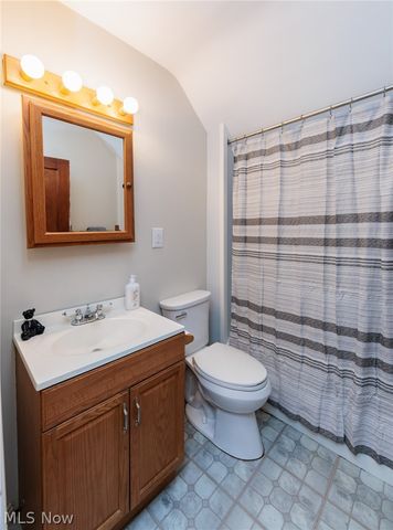 4318 Bucyrus Avenue, Cleveland, OH 44109