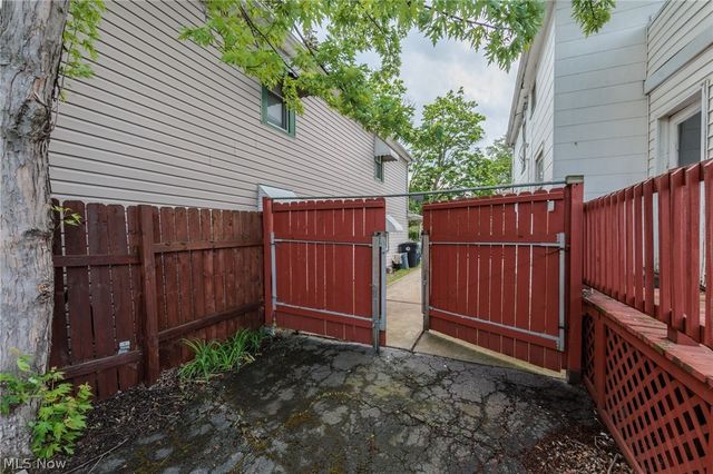 4318 Bucyrus Avenue, Cleveland, OH 44109