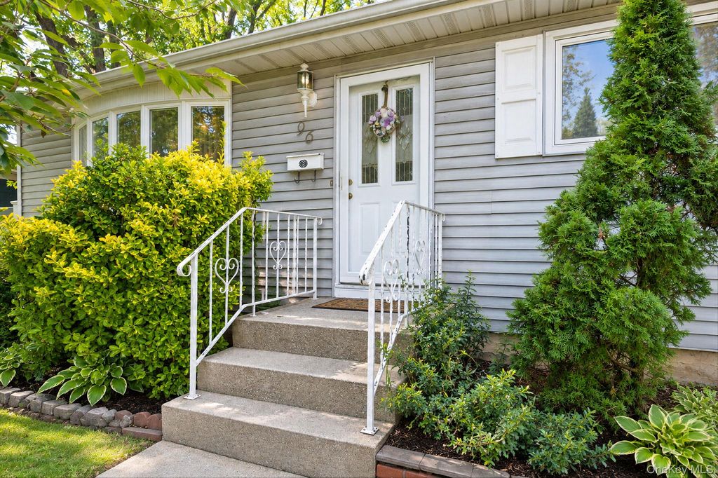 96 Central Avenue, Deer Park, NY 11729 — photo 4
