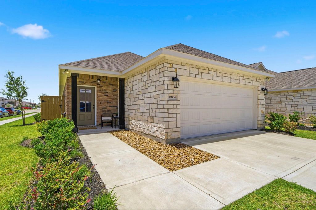 10934 Bonfire Trail, Beasley, TX 77417