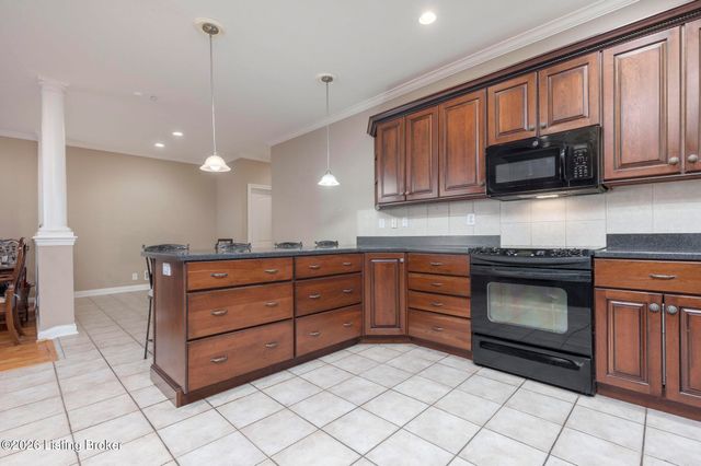 2619 Alia Cir, Louisville, KY 40222