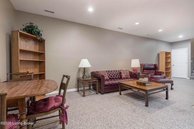 2619 Alia Cir, Louisville, KY 40222